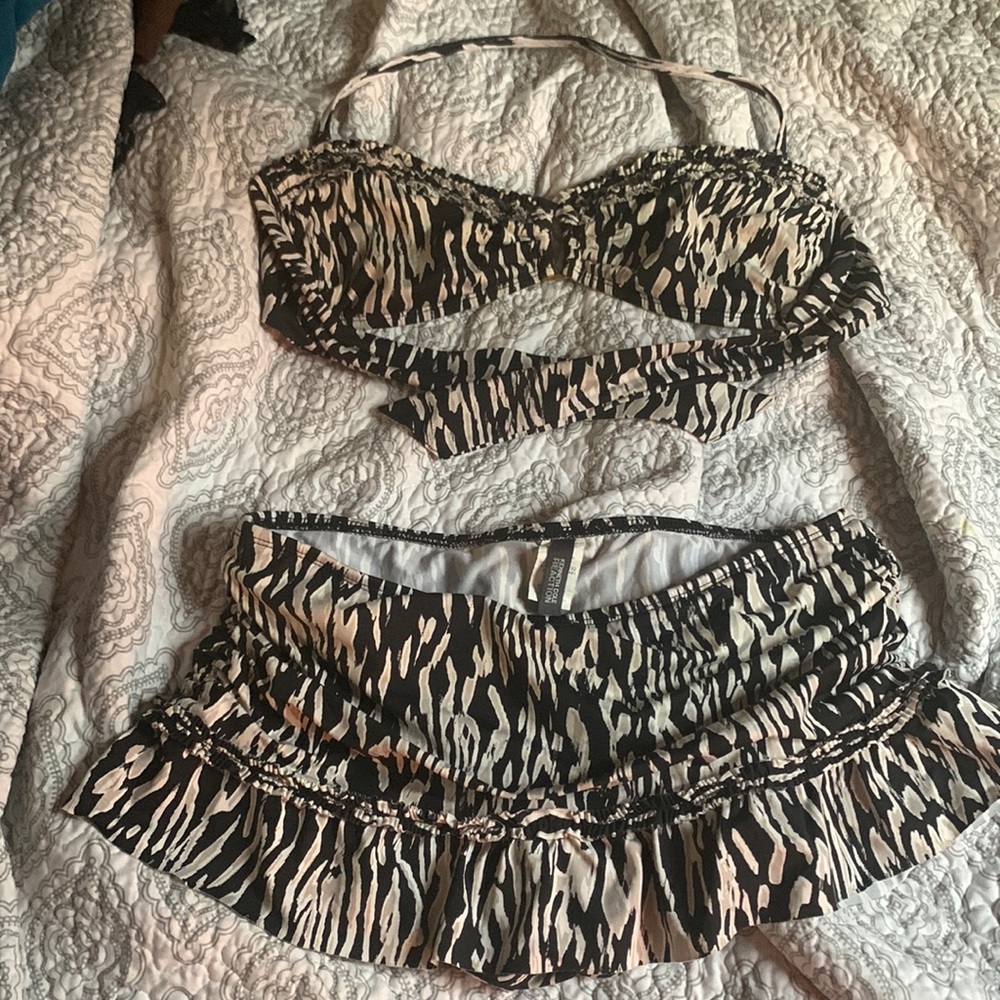 kenneth cole reaction black and white two peice